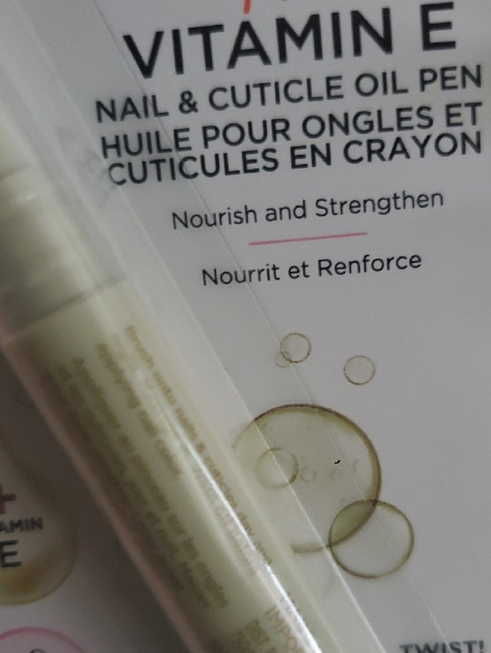 Sally Hansen Vitamin E Nail & Cuticle Oil Pen - Picture 3 of 3